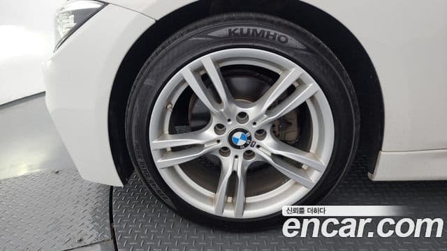 BMW 3 Series 2018 — фото 5 из 20