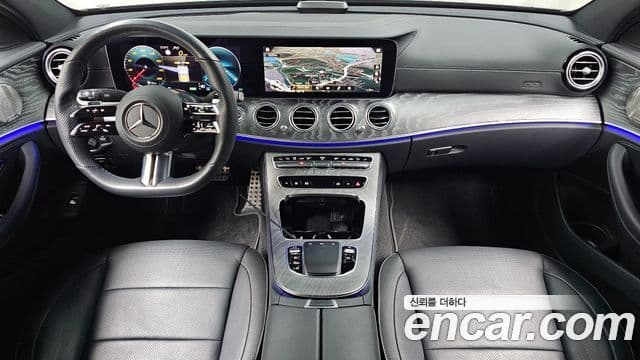 Mercedes-Benz E-Class 2022 — ფოტო 11/20