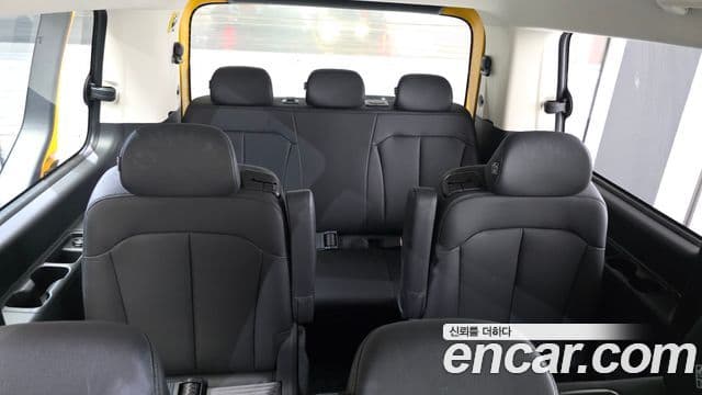 Hyundai Staria 2026 — фото 13 из 20
