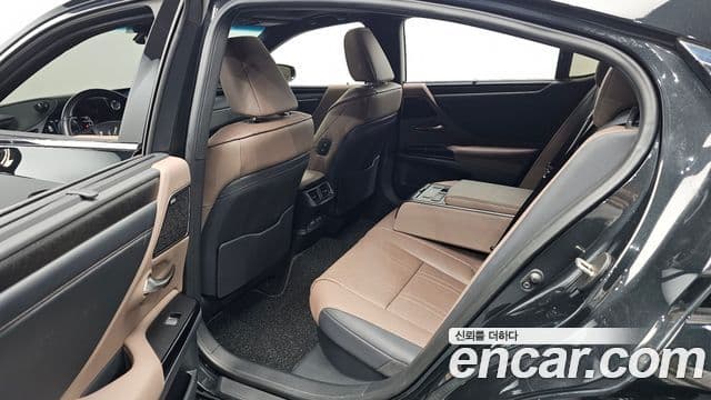 Lexus ES300h 2025 — Şəkil 12/20