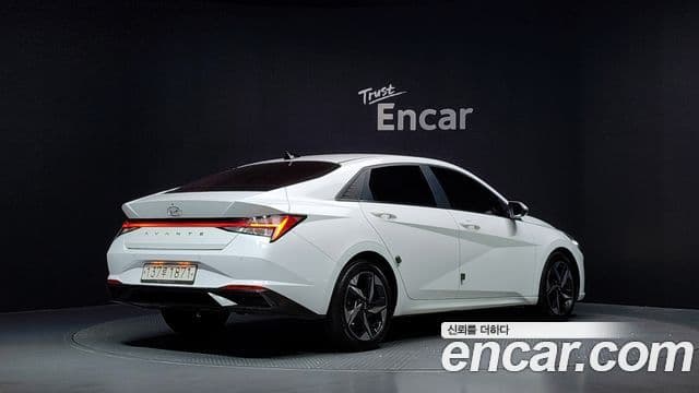Hyundai Avante 2020 — Фото 1/20