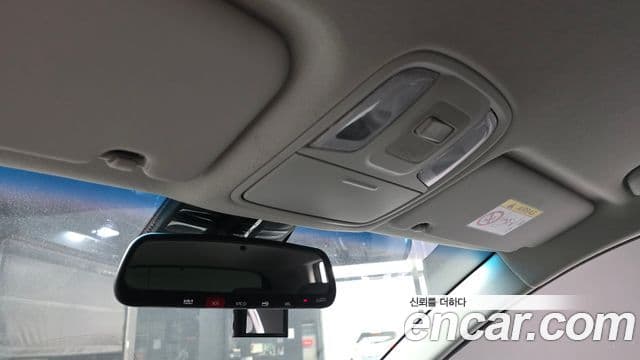 Kia Niro 2021 — ფოტო 18/20