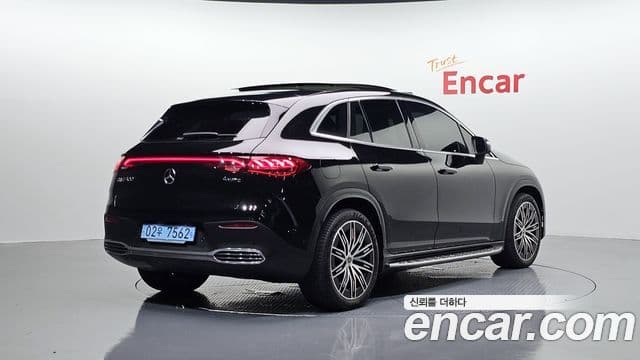 Mercedes-Benz EQE SUV 2023 — ფოტო 23/33