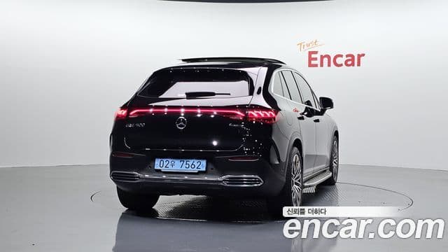 Mercedes-Benz EQE SUV 2023 — ფოტო 31/33