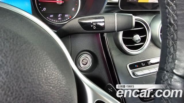 Mercedes-Benz C-Class 2019 — фото 8 из 20