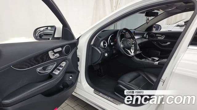 Mercedes-Benz C-Class 2019 — ფოტო 9/20