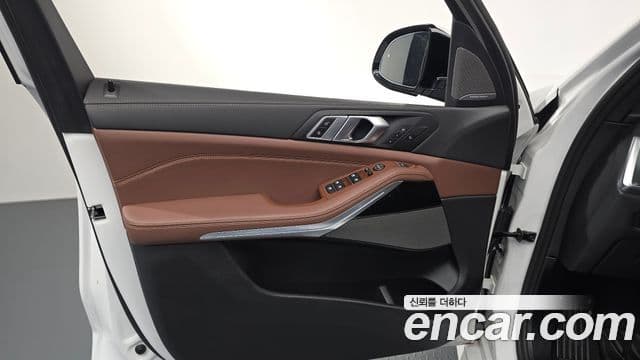 BMW X5 2025 — Photo 27/32