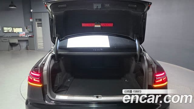 Audi A8 2021 — фото 20 из 20