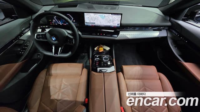 BMW 5 Series 2025 — Photo 22/32