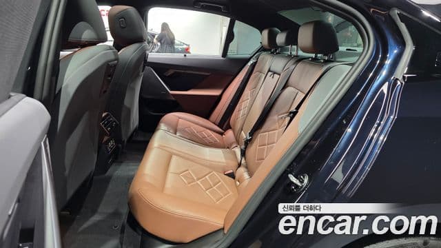 BMW 5 Series 2025 — Photo 20/32