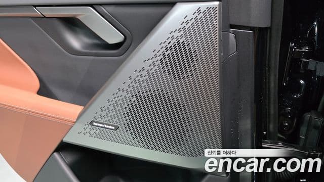 BMW 5 Series 2025 — Photo 24/32