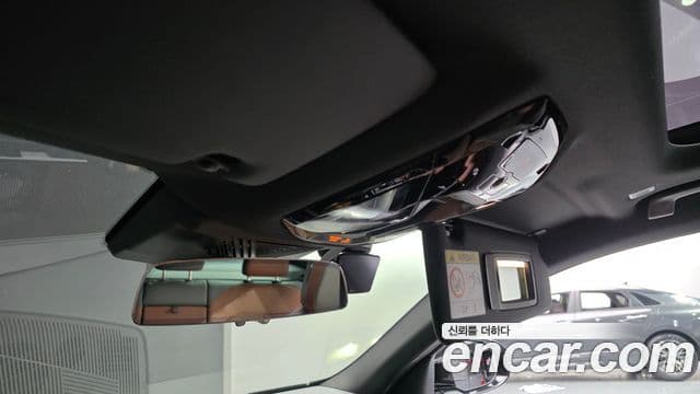 BMW 5 Series 2025 — Photo 28/32
