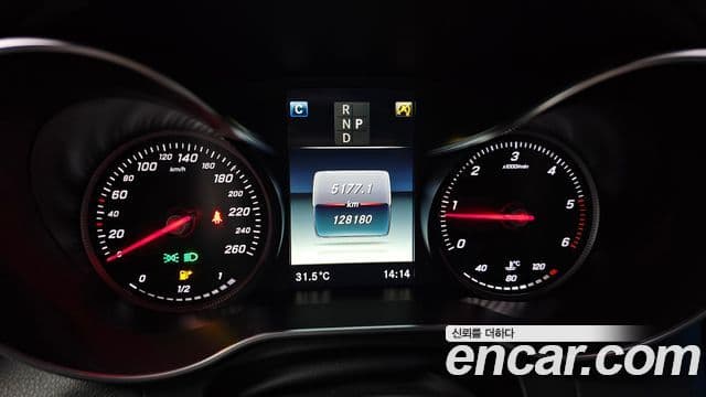 Mercedes-Benz GLC-Class 2018 — Şəkil 8/20