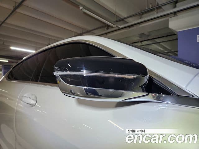 BMW 8 Series 2022 — Photo 18/20