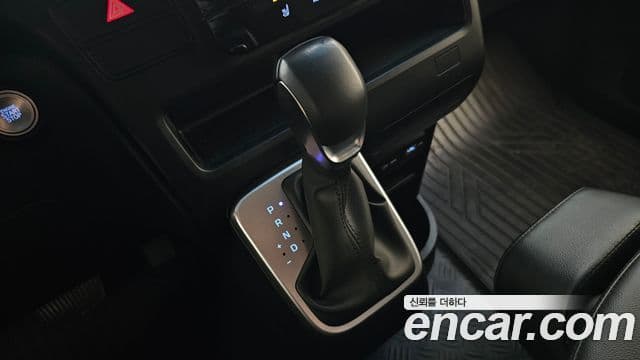 Hyundai Staria 2022 — Фото 9/20