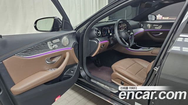 Mercedes-Benz E-Class 2023 — фото 10 из 20