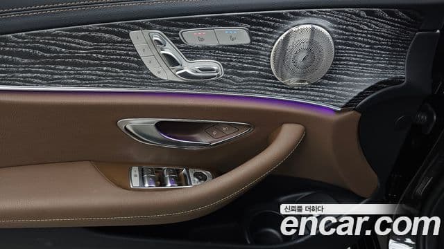 Mercedes-Benz E-Class 2023 — фото 18 из 20