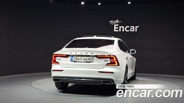 Volvo S60 2021 — фото 4 из 20