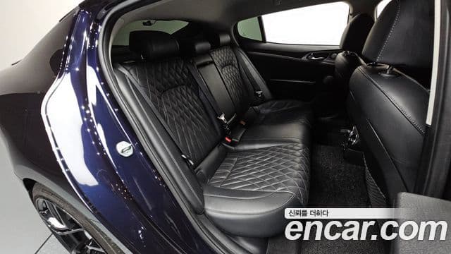 Kia Stinger 2021 — фото 11 из 20