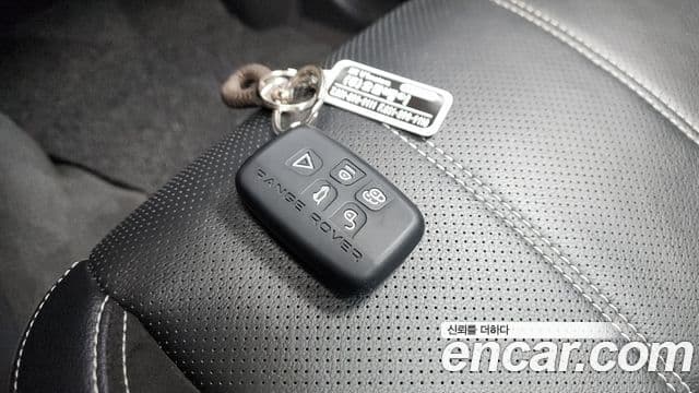 Land Rover Range Rover Velar 2018 — Şəkil 16/20