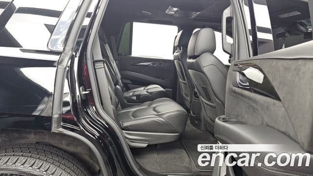 Cadillac Escalade 2020 — ფოტო 12/20