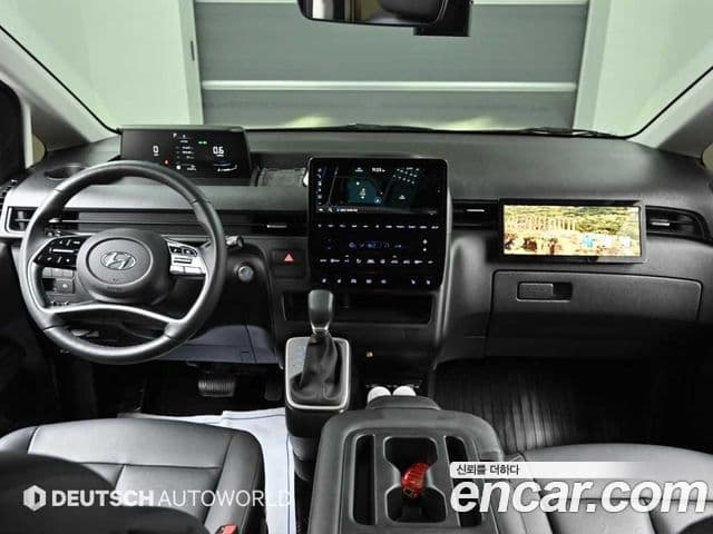 Hyundai Staria 2023 — фото 10 из 20