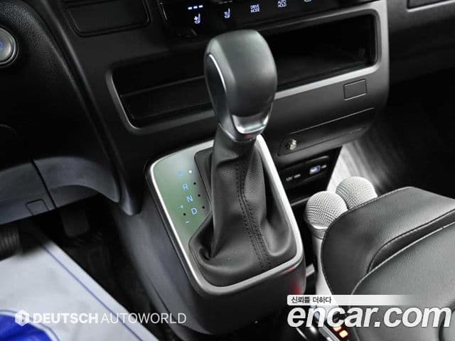 Hyundai Staria 2023 — ფოტო 7/20