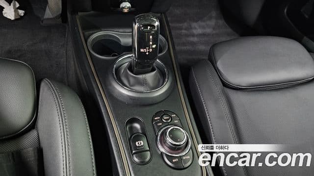 Mini Cooper Countryman 2022 — фото 9 из 20
