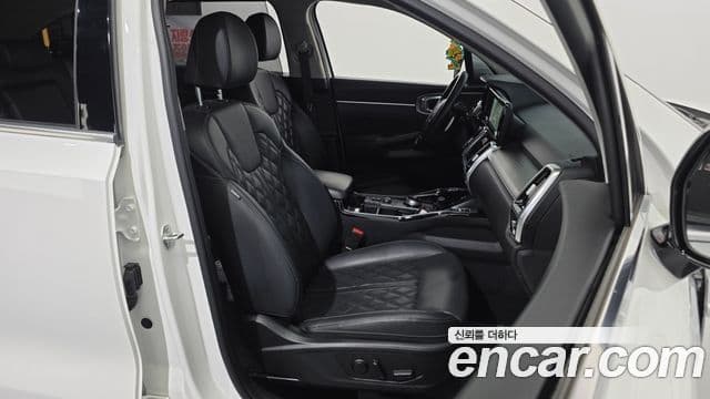 Kia Sorento 2023 — Photo 25/35