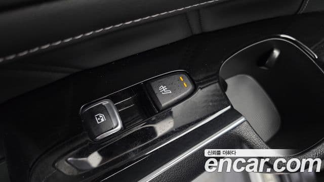 Kia Sorento 2023 — Photo 15/35