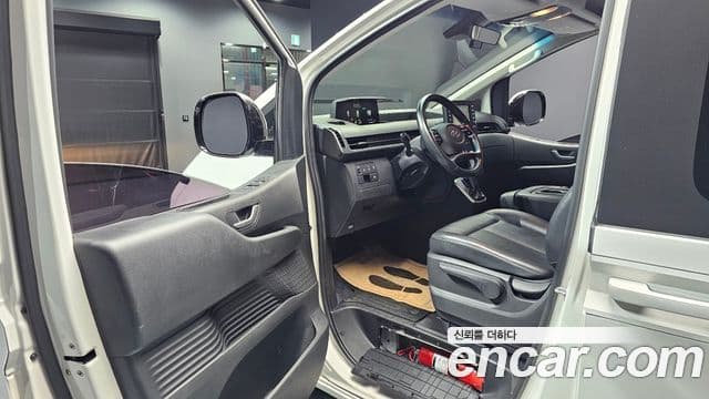 Hyundai Staria 2021 — ფოტო 10/20
