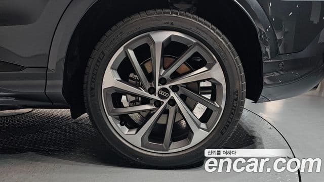Audi Q5 2025 — Photo 3/35