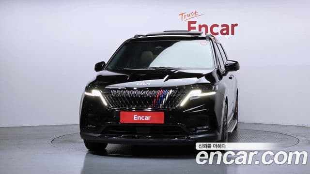 Kia Carnival 2023 — ფოტო 2/20