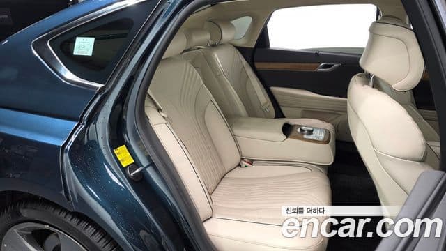 Genesis Electrified G80 2023 — фото 12 из 20