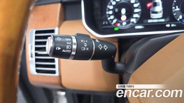 Land Rover Range Rover 2018 — Photo 22/35