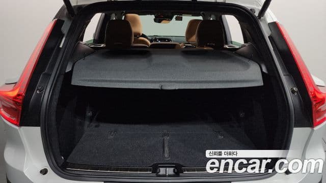 Volvo XC40 2021 — фото 20 из 20