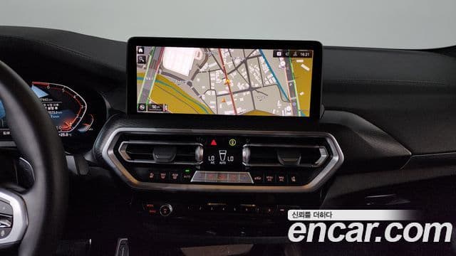 BMW X4 2023 — Фото 12/20