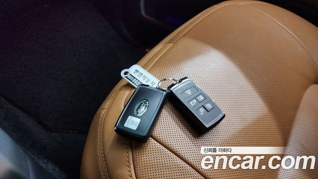 Land Rover Range Rover 2021 — фото 15 из 20