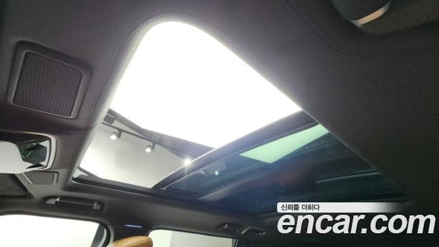 Land Rover Range Rover 2021 — фото 17 из 20