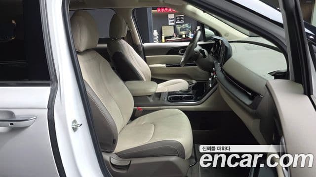 Kia Carnival 2022 — ფოტო 11/20