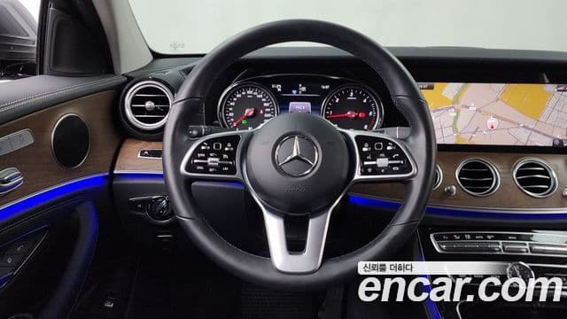 Mercedes-Benz E-Class 2019 — фото 13 из 20