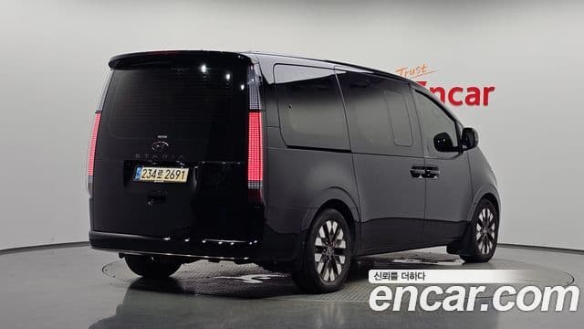 Hyundai Staria 2021 — фото 2 из 20