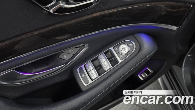 Mercedes-Benz S-Class 2018 — Photo 30/34