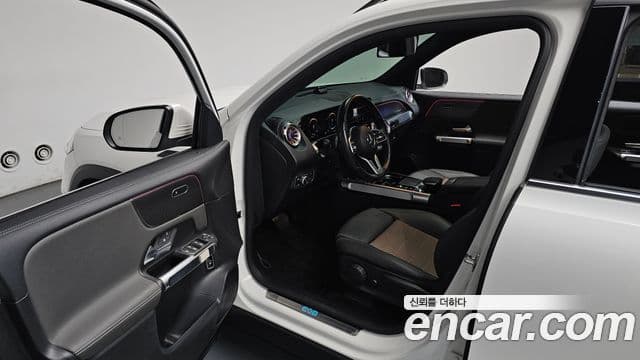Mercedes-Benz EQB 2022 — ფოტო 10/35