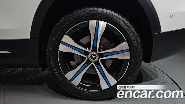 Mercedes-Benz EQB 2022 — ფოტო 29/35