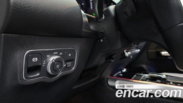 Mercedes-Benz EQB 2022 — ფოტო 8/35