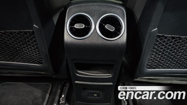Mercedes-Benz EQB 2022 — ფოტო 19/35
