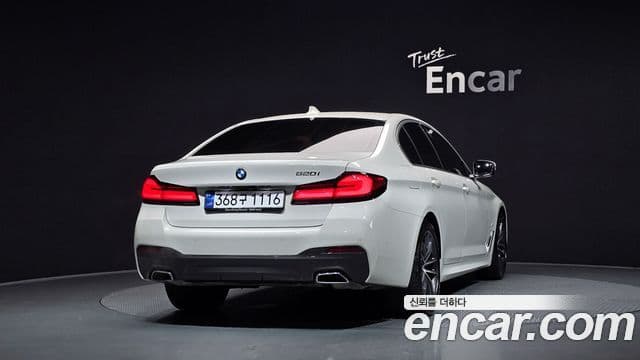 BMW 5 Series 2022 — ფოტო 4/20