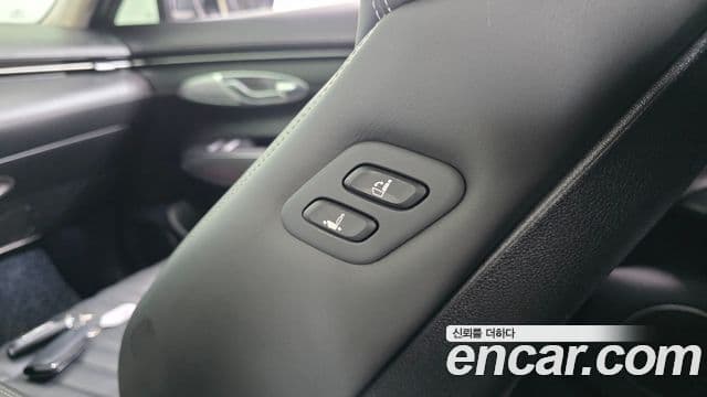 Genesis GV70 2021 — ფოტო 15/34