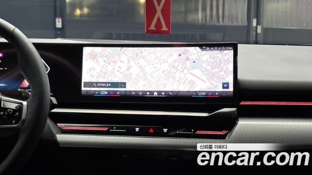 BMW 5 Series 2024 — фото 14 из 20
